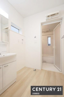 ���ʑ�E���ʏ��@�y�@���ʏ��@/�@Washroom�@�z
�A��シ���Ɏ�􂢂��������\�ȓ����̐��ʏ�