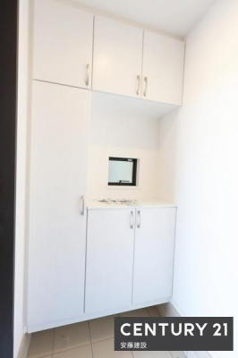 ���[�@�y�@�V���[�Y�{�b�N�X�@�z
�U�炩�肪���Ȍ��ւ���������Еt���V���[�Y�{�b�N�X����