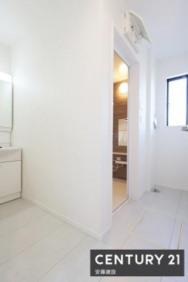 ���ʑ�E���ʏ��@�y�@���ʏ��@/�@Washroom�@�z
���邭��Ƃ肠��L���̐��ʏ�
