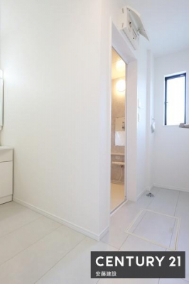 ���ʑ�E���ʏ��@�y�@���ʏ��@/�@Washroom�@�z
������������ʏ��́A�Z���������X�g���X�t���[�ɐg�x�x�ł������ȋ��
����������[���ł���Ɨ����ʉ��ϑ䊮���I