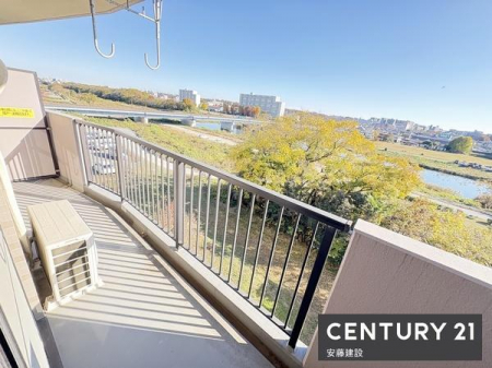 oRj[@y@oRj[@/@Balcony@z
2o\ȓ쓌oRj[I
Ղ̓𗁂тĐ󕨂芣܂