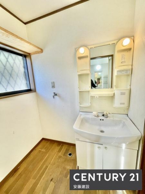 ʑEʏ@y@Eߏ@/@Washroom@z
邭Ƃ肠L̐ʏ
