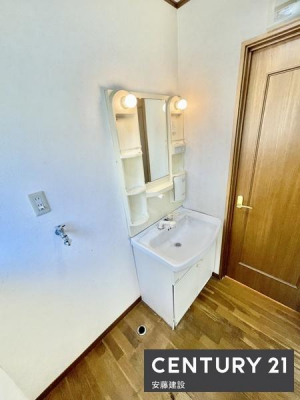 ʑEʏ@y@ʏ@/@Washroom@z
ʏ͖ZXgXt[ɐgxxłȋ