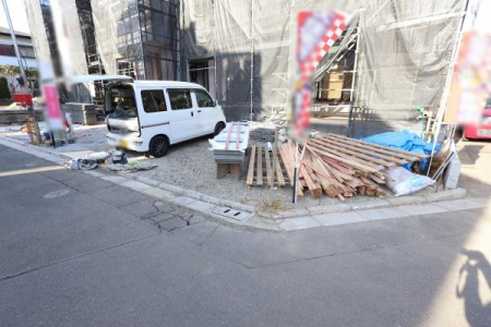 ���ԏ�@�y�@���ԏ�@/�@parking�@�z
����Q��\�Ȓ��ԃX�y�[�X
���v�w���ꂼ��̂��Ԃ����Ƃ̑O�ɒ�߂邱�Ƃ��ł��܂�
