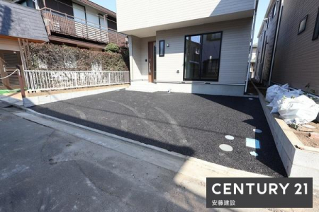 ���ԏ�@�y�@���ԏ�@/�@parking�@�z
����Q��\�Ȓ��ԃX�y�[�X
���v�w���ꂼ��̂��Ԃ����Ƃ̑O�ɒ�߂邱�Ƃ��ł��܂�
