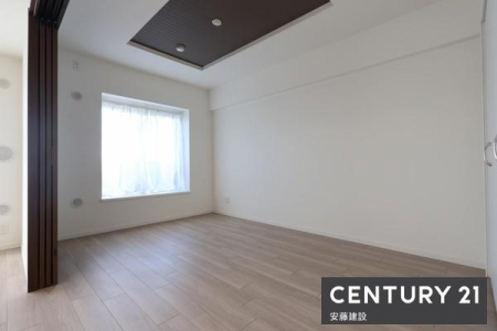 Q@y@Q@/@6@z
D݂̉ƋuĂ̋ԂƂ̐Q
쓌oRj[ɖʂĂzEʗǍDI