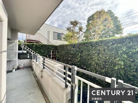 oRj[@y@oRj[@/@Balcony@z
rOAao\ȓ쓌oRj[
Ƃ肠Lłzc̐NN