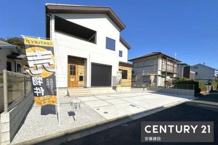 ���ԏ�@�y�@���ԏ�@/�@parking�@�z
����4�䒓�ԉ\�ȃX�y�[�X�I
��Ԃ�o�C�N�E���]�Ԓu����Ȃǂɂ��𗧂�������Ƃ����L���ł��I