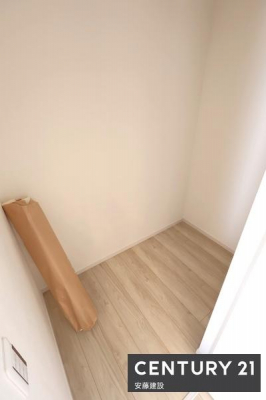 ���[�@�y�@���r���O���[�@�z
�R�[�g�ށE����Ɠd�̎��[���ɕ֗��ȃ��r���O���[����
�H���i����p�i�̃X�g�b�N���[�Ƃ��Ă����􂵂܂��I