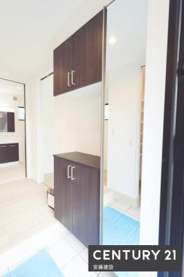 ���[�@�y�@�V���[�Y�{�b�N�X�@�z
�U�炩�肪���Ȍ��ւ���������Еt���V���[�Y�{�b�N�X����
�p���t���ł��o�����O�ɐg�����Ȃ݃`�F�b�N���\��