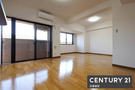 ���r���O�@�y�@���r���O�@/�@15.7���@�z
���邭���������ȁA��������Ƃ����L���̃��r���O
�_�C�j���O�e�[�u���ƃ\�t�@�[��u���Ă���Ƃ肪���܂����