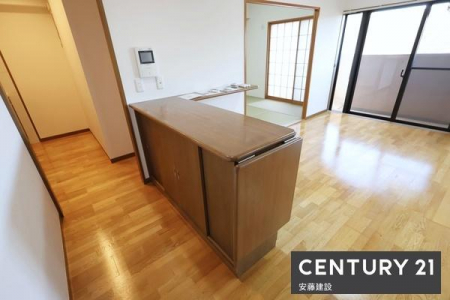 ���̑����ρ@�y�@�ݔ��@�z
�H�i�A�H��ނ̎��[�₨�����̎󂯓n�������₷�����[�t���J�E���^�[�����I