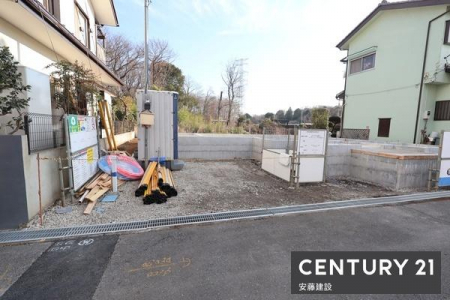 ���ԏ�@�y�@���ԏ�@/�@parking�@�z
����Q��\�Ȓ��ԃX�y�[�X
���v�w���ꂼ��̂��Ԃ����Ƃ̑O�ɒ�߂邱�Ƃ��ł��܂�
