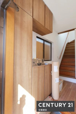 ���[�@�y�@�V���[�Y�{�b�N�X�@�z
�U�炩�肪���Ȍ��ւ���������Еt���V���[�Y�{�b�N�X����