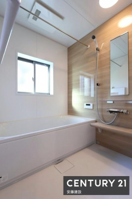 �����@�y�@�����@/�@Bathroom�@�z
�������������͋C�̃o�X���[���́A����̔�������Ă���܂��I
�z�X�N���[����������Ă���A�J�̓��ł��������������\