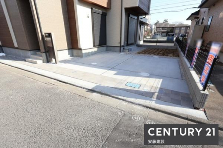 ���ԏ�@�y�@���ԏ�@/�@parking�@�z
����Q��\�Ȓ��ԃX�y�[�X
���v�w���ꂼ��̂��Ԃ����Ƃ̑O�ɒ�߂邱�Ƃ��ł��܂�
