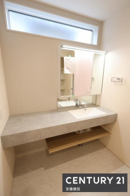 ���ʑ�E���ʏ��@�y�@�Ɨ����ʉ��ϑ�@�z
�t���b�g�ő|�������₷�����ʉ��ϑ䊮��
�O�ʋ��̂��ߐg�����Ȃ݂̃`�F�b�N���o�b�`���I