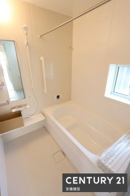 �����@�y�@�����@/�@Bathroom�@�z
�������Ǝ����̃o�X�^�C�����߂��������Ȑ��������闁��
�z�X�N���[����������Ă���A�J�̓��ł����������\�I