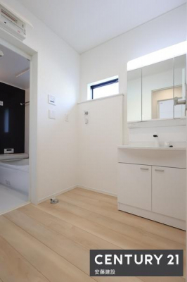 ʑEʏ@y@ʏ@/@Washroom@z
ʏ͖ZXgXt[ɐgxxłȋ
[͂̂OʋƗʑ䊮I