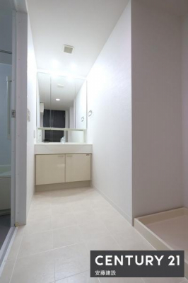 ʑEʏ@y@ʏ@/@Washroom@z
ʏ͖ZXgXt[ɐgxxłȋ
ϕi|[\ȓƗʉϑ䊮ŁAU炩炸YɕۂĂ܂I