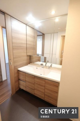 ���ʑ�E���ʏ��@�y�@�Ɨ����ʉ��ϑ�@�z
�t���b�g�ő|�������₷�����ʉ��ϑ䊮��
�O�ʋ��̂��ߐg�����Ȃ݂̃`�F�b�N���o�b�`���I