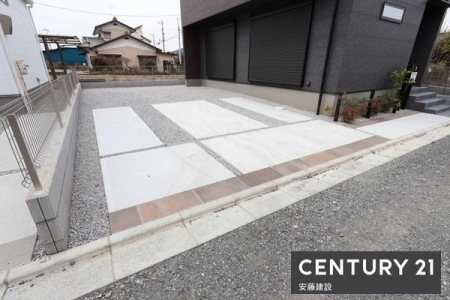 ���ԏ�@�y�@���ԏ�@/�@parking�@�z
����2��\�Ȓ��ԃX�y�[�X
���v�w���ꂼ��̂��Ԃ����Ƃ̑O�ɒ�߂邱�Ƃ��ł��܂�