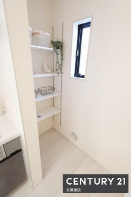 ���[�@�y�@�p���g���[�@�z
�L�b�`�����ɐH���i����p�i�����[�ł���p���g���[����