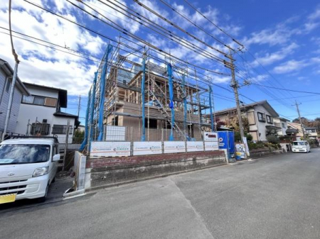 ���ԏ�@�y�@���ԏ�@/�@parking�@�z
����Q��\�Ȓ��ԃX�y�[�X
���v�w���ꂼ��̂��Ԃ����Ƃ̑O�ɒ�߂邱�Ƃ��ł��܂�
