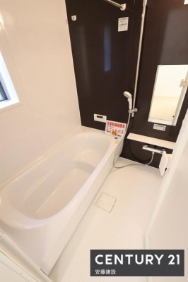 �����@�y�@�����@/�@Bathroom�@�z
�u���b�N�̃A�N�Z���g�p�l���ŗD��ȋ�Ԃ����o�����V�X�e���o�X
�z�X�N���[����������Ă���A�J�̓��ł����������\