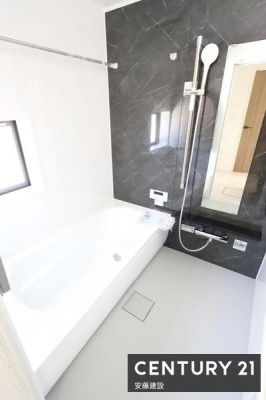�����@�y�@�����@/�@Bathroom�@�z
�������Ǝ����̃o�X�^�C�����߂��������Ȑ��������闁��
�����g�[�����@��������Ă��芷�C���₷���A�~��͉ߓx�ȉ��x����h���܂�
