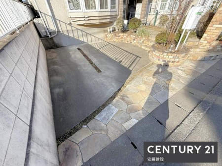 ���ԏ�@�y�@���ԏ�@/�@parking�@�z
����1��\�ȃX�y�[�X