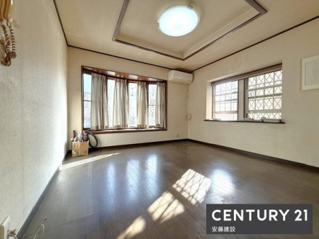 ���r���O�@�y�@���r���O�@/�@12���@�z
�쓌�����A��ʍ̌��ŗz���E���ʂ��ǍD�ȃ��r���O