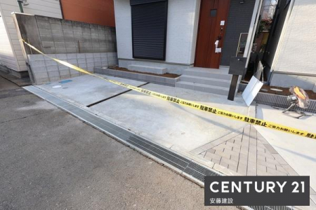 ���ԏ�@�y�@���ԏ�@/�@parking�@�z
����1��\�ȃX�y�[�X