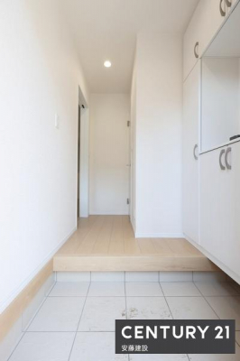 ���ց@�y�@���ց@/�@entrance�@�z
�Z�ސl�𖈓�������}�������A�������̂��錺��
�U�炩�肪���Ȍ��ւ���������Еt���V���[�Y�{�b�N�X����