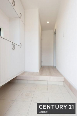 ���ց@�y�@���ց@/�@entrance�@�z
���������ӂ�錺�ւ́A�A��E���q��S�n�悭�}���Ă���܂�
�U�炩�肪���Ȍ��ւ���������Еt���V���[�Y�{�b�N�X����