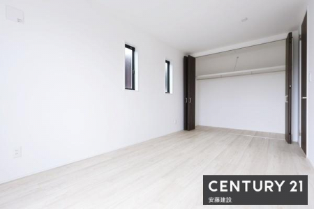 �Q���@�y�@�Q���@/�@8.4���@�z
�o���R�j�[�ɖʂ��Ė��邭���������ȐQ���I
���D�݂̉Ƌ��u���ăz�e�����C�N�ȋ�Ԃ��y���߂܂�
�v�w2�l���̈ߗނ𕪂��Ď��[�\�ȃN���[�[�b�g