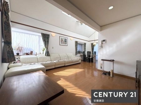 ���r���O�@�y�@���r���O�@/�@20���@�z
�Ƒ��݂�Ȃ�������肭�낰������LDK
����̑唼���߂������������炱���߂����₷����Ԃɂ�����肽���ł��ˁI