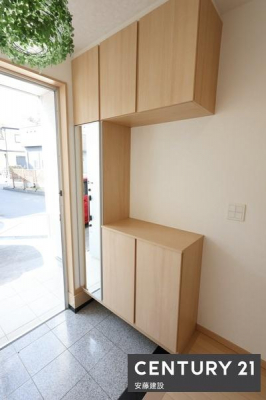 ���[�@�y�@�V���[�Y�{�b�N�X�@�z
�U�炩�肪���Ȍ��ւ���������Еt���V���[�Y�{�b�N�X����