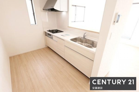 �L�b�`���@�y�@�L�b�`���@/�@Kitchen�@�z
���r���O�����n����I�[�v���L�b�`���ŁA�������̎󂯓n�����X���[�Y
�①�ɂ�u���Ă���Ƃ肠��L���Ɋ��C�ɗD�ꂽ���t���I