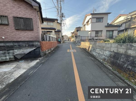 �O�ʓ��H�܂ތ��n�ʐ^�@�y�@�O�ʓ��H�@�z
�k����3.8������