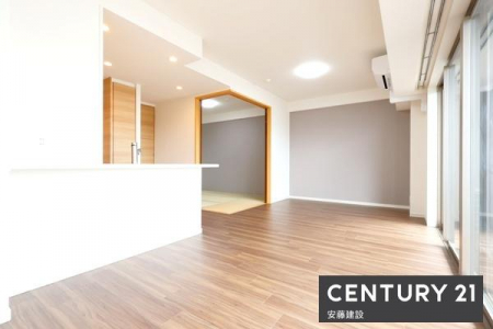 ���r���O�@�y�@���r���O�@/�@14.2���@�z
�_�C�j���O�e�[�u���ƃ\�t�@�[��u���Ă���Ƃ肪���܂����