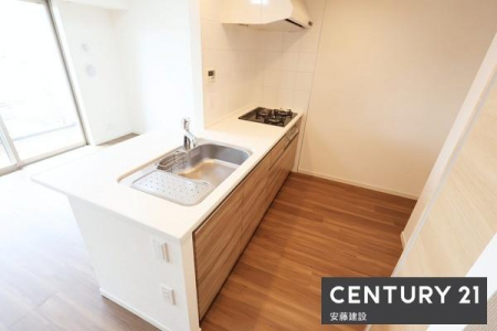 �L�b�`���@�y�@�L�b�`���@/�@Kitchen�@�z
���[�ƍ�ƃX�y�[�X���m�ۂ����Ζʎ��V�X�e���L�b�`��
�L�b�`����둤�ɂ́A�������ȂǍׂ������̂̎��[�ɕ֗��ȉ��I�����I