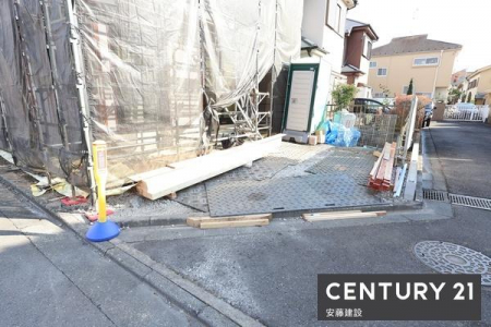 ���ԏ�@�y�@���ԏ�@/�@parking�@�z
����Q��\�Ȓ��ԃX�y�[�X
���v�w���ꂼ��̂��Ԃ����Ƃ̑O�ɒ�߂邱�Ƃ��ł��܂�
