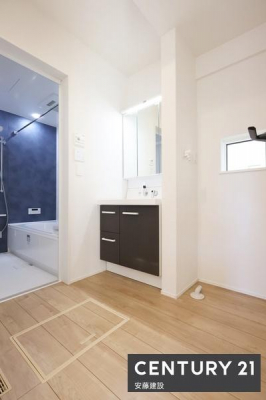 ���ʑ�E���ʏ��@�y�@���ʏ��@/�@Washroom�@�z
������������ʏ��́A�Z���������X�g���X�t���[�ɐg�x�x�ł������ȋ��
����������[���ł���Ɨ����ʉ��ϑ䊮���I