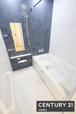 �����@�y�@�����@/�@Bathroom�@�z
�V�b�N�ȃA�N�Z���g�p�l�����������ȁA�������̂��闁��
�z�X�N���[����������Ă���A�J�̓��ł����������\