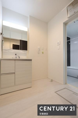 ���ʑ�E���ʏ��@�y�@���ʏ��@/�@Washroom�@�z
������������ʏ��͖Z���������X�g���X�t���[�ɐg�x�x�ł������ȋ��