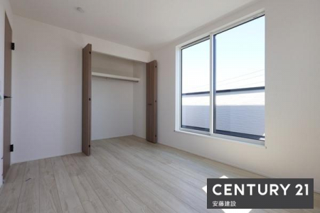 �m���@�y�@3�K�m���@/�@6���@�z
�o���R�j�[�ɖʂ��Ė��邭���������ȗm��
���D���ȉƋ�����R�Ƀ��C�A�E�g�ł���L��