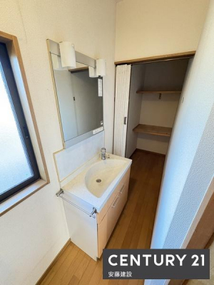 ���̑����ρ@�y�@�ݔ��@�z
2�K�L���ɐ��ʉ��ϑ䂪����܂�