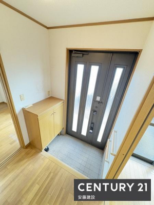 ���ց@�y�@���ց@/�@entrance�@�z
�Z�ސl�𖈓�������}�������A�������������͋C�̌���
�V���[�Y�{�b�N�X�����ł�������Еt���܂��I