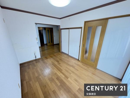 �m���@�y�@1�K�m���@/�@6���@�z
�_�C�j���O�L�b�`���ƌq�����Ă���A���r���O�Ƃ��Ă��g����m��